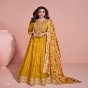 Vêtement Salwar en soie chinon imprimé à paillettes et broderies, tendance féminine, fabricant et fournisseur de Surat - Product Image 1