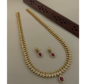 Conjunto de Collar y Aretes de Moissanita Chapados en Oro de Primera Calidad, Estilo Clásico, para Bodas, Compromisos, Fiestas y Uso Tradicional - Product Image 1