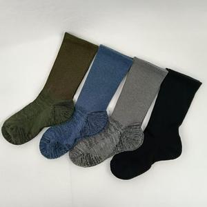 Precio bajo Venta al por mayor Impreso Knit Crew Calcetines cortos Color sólido Tobillo Soporte Hombres Calcetines para el Deporte - Product Image 6