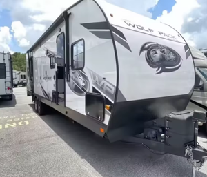 Autocaravana Usada 2023 F-o-r-e-s-t R-i-v-e-r Wolf Pack 25PACK12, Remolque de Viaje, Autocaravana con Camper en el Techo - Product Image 4