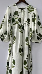 Kyra ชุดเดรสมิดิพิมพ์ลายดอกไม้สีเขียวสำหรับผู้หญิง, ชุดเดรสมิดิแบบทางการสไตล์โบฮีเมียนเสื้อคลุมสั้นผ้าฝ้าย100% ของขวัญที่สมบูรณ์แบบสำหรับคนที่คุณรัก - Product Image 5