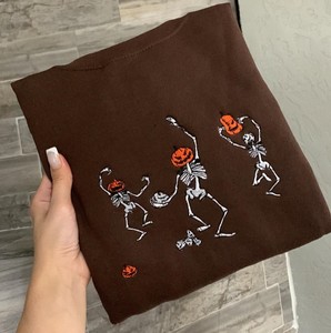 Spooky Halloween brodé graphique t-shirt broderie personnalisée 250GSM 100% coton col rond haut décontracté mignon idée cadeau en gros - Product Image 4