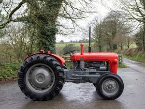 Encuentra un icono similar al tractor de ruedas Massey Ferguson MF 385 de 25HP. - Product Image 5