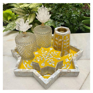 Plateau brûleur de Bakhoor haut de gamme, style religieux arabe, fait main en Inde, incrustation de nacre et d'os, multicolore, motifs Anis étoilé et Fraise - Product Image 3