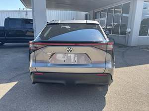 2023 Toyota BZ4X XLE AWD BZ4X ไฟฟ้า XLE หนัง R17สีดำตัวเลือกเกียร์อัตโนมัติแบบแมนนวล4L โลหะผสมด้านซ้ายของญี่ปุ่น - Product Image 6