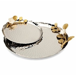 Bandeja para servir chocolate de metal plateado hecha a mano, plato y plato para servir chocolate elegante con asa para uso en bodas - Product Image 1