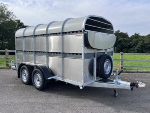 Remolque para Ganado de 30 pies y 3 Pisos, Remolque Estándar para Transporte de Caballos, Disponible para Venta al por Mayor - Product Image 5