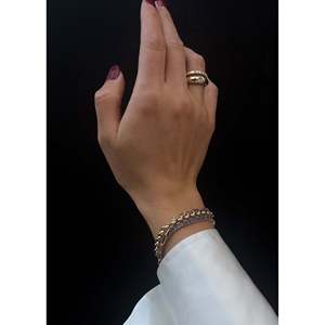 แหวนทองคำแท้ 14K ประดับเพชรทรงกลมเจียระไนแบบบริลเลียนท์ รุ่น Annika Vintage - Product Image 6