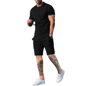 Conjunto de camisetas y pantalones cortos de dos piezas con estampado de logotipo personalizado, conjunto de camisa y pantalones cortos de verano, chándal para hombre - Product Image 5