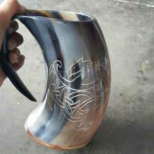 Cuernos Vikingos para Beber Hechos a Mano 100% Originales, Taza Vikinga Única de Inspiración Medieval, Taza de Cuerno para Fiestas y Bodas - Product Image 5