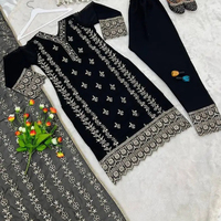 Koleksi Wanita India dalam grosir tersedia tersedia Kurti dengan Salwar dalam kain kualitas tinggi perancang baru terlihat Kurta dhoti salwaar