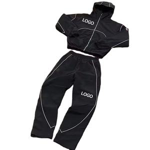 Traje cortavientos personalizado Conjunto corto de dos piezas con cremallera Hombre Chándal Ropa con capucha Cortavientos reflectante Chándal Jogger Set Hombres - Product Image 1