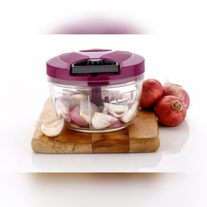 Picador Manual Práctico de 550 ml de Capacidad, 3 Cuchillas de Acero Inoxidable, Cortador de Verduras Manual con Forma Redonda, Caja Impresa - Product Image 3