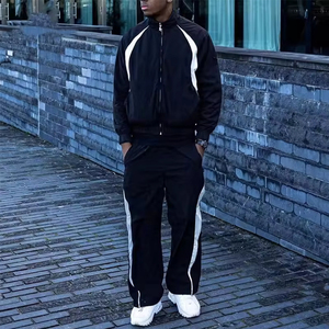 Survêtements en polyester personnalisés, veste coupe-vent à fermeture éclair et pantalon de jogging, ensembles de survêtement personnalisés, survêtement en nylon pour homme, survêtement pour homme - Product Image 2