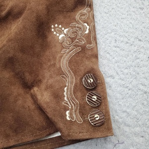 Auténticos Pantalones Cortos de Cuero de Ante Vacuno Personalizados, Ligeros, Estilo Lederhosen, Prendas Tradicionales Bávaras - Product Image 5