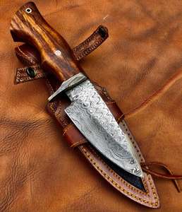 Cuchillo de Caza Industrial Hecho a Mano con Hoja de Acero de Damasco y Mango de Madera con Funda para Supervivencia al Aire Libre y Camping - Product Image 1