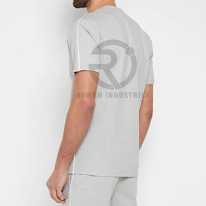 Ensemble de vêtements de sport d'été avec logo personnalisé T-shirts et shorts en coton pour la course à pied Ensembles de shorts personnalisés pour hommes - Product Image 2