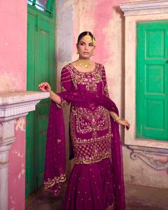 Nouvelle tenue de soirée de créateur en soie chinon lourde, haut fantaisie et dupatta, sharara entièrement cousu avec broderie de sequins et de fils - Product Image 1