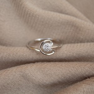 แหวนเพชรสังเคราะห์สังเคราะห์สำหรับผู้หญิงแหวนเพชรสังเคราะห์ที่ทันสมัยทำจากเงินแท้925น้ำหนักเบามีสไตล์ - Product Image 3