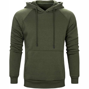 Sudadera con capucha negra y roja para hombre, estilo casual urbano, con diseño en contraste, alta calidad - Product Image 4