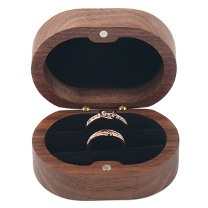 Boîte à bijoux en bois antique faite à la main pour demande en mariage, fiançailles, écologique, élégante, rangement pour bagues, occasions spéciales - Product Image 5