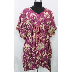 Tunique, caftan, kimono, ou cache-maillot de bain vintage bohème hippie Kantha pour femme - Product Image 1