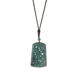 Collar de Jadeíta con Corte Esmeralda y Diseño de Mariposa de 275.70 Quilates, Estilo Moderno - Product Image 1
