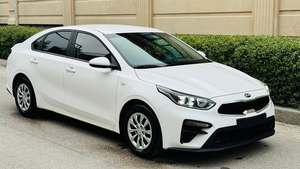 Kia K3 berline 2021, occasion, moteur turbo, sièges en cuir, pneus R17, régulateur de vitesse adaptatif (ACC), conduite à gauche, disponible en version claire et foncée - Product Image 3
