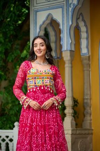 Nuevo diseñador de ropa de Festival para mujeres, la más hermosa Faux Georgette Bandhani Print Work con parche de Kutchi, vestidos de manga completa - Product Image 4