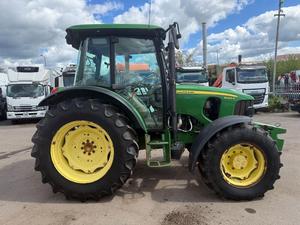 รถแทรกเตอร์ 5090E สีเขียว ขับเคลื่อน 4 ล้อ พร้อมห้องโดยสาร รถแทรกเตอร์สำหรับงานเกษตร ระบบเกียร์ขับเคลื่อน อุปกรณ์สำหรับงานภาคสนาม - Product Image 2