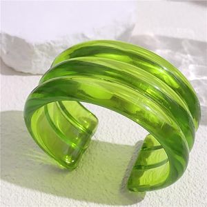 Bracelets en résine de qualité supérieure, nouveau design, anniversaire, ajustables, statement pour filles, accessoires en résine à vendre - Product Image 2