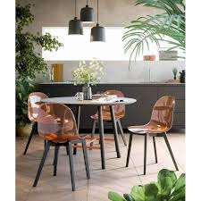 Chaise de salle à manger italienne moderne en bois massif avec structure à 4 pieds et coque ergonomique en polycarbonate. Conception polyvalente pour la maison et le bureau. - Product Image 4