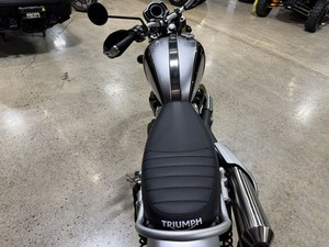 Triumph <span class=keywords><strong>Scrambler</strong></span> <span class=keywords><strong>1200</strong></span> <span class=keywords><strong>XE</strong></span> Icon Edition 2026 en excellent état – Nouvelle moto de route - Product Image 3