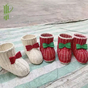 Prix bon marché bébé jouet chaussures avec beaucoup de couleurs bambou artisanat avec poignées produit - Product Image 3