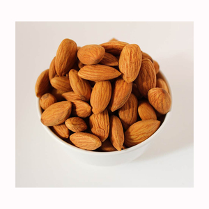 Nueces de almendras a granel disponibles en stock para mayoristas y mercados internacionales - Product Image 1