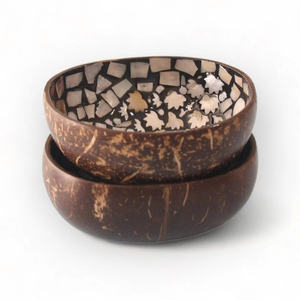 Bol en coquille de noix de coco incrusté de nacre, bol de service décoratif naturel et écologique de luxe pour la salle à manger et le style d'intérieur - Product Image 2