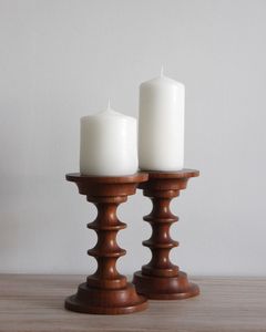 Portavelas para el hogar, soporte de madera para velas para decoración del hogar, soporte de pilar de vela más vendido de Antique Creations - Product Image 1