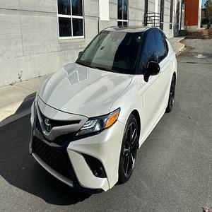 Toyota Camry XSE 2020, motor de 2.5L y 4 cilindros, automático, sedán de 5 asientos. - Product Image 3