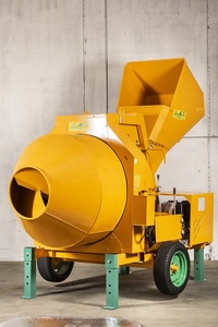 LINO SELLA Hydraulic Diesel Engine Professional Concrete Mixer Machine Reversing Drum Loading Bucket 650 Lt High Efficiency 10,5 - Product Image 2