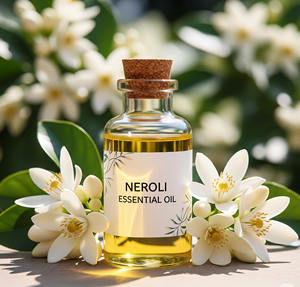 Huile essentielle de néroli naturelle Huile pure de citrus aurantium en vrac Vente en gros Marque privée Soins de la peau Parfumerie Fabricant de qualité - Product Image 1