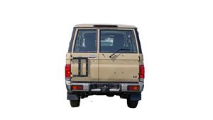 For 76 HARDTOP 5-Door AWD Leather Dark Sedan with <b>Panoramic</b> Sunroof 360 Rear <b>Camera</b> Automatic Transmission - Product Image 3