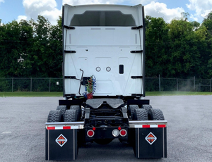 Camión Semi Dormitorio Usado VERY CLAN 2020 2023 2021 INTERNATIONALS LT625 Camión Convencional con Dormitorio - Product Image 4