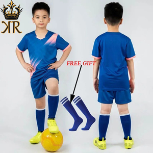 ชุดเสื้อฟุตบอลของเด็กผู้ชายชุดเสื้อฟุตบอลโพลีเอสเตอร์ชุดฟุตบอลระบายอากาศได้ดีสำหรับเด็ก