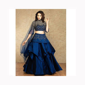 Exportation de broderie de qualité pour mariage Lehenga Choli du fournisseur indien Méthode d'impression dessinée à la main - Product Image 6