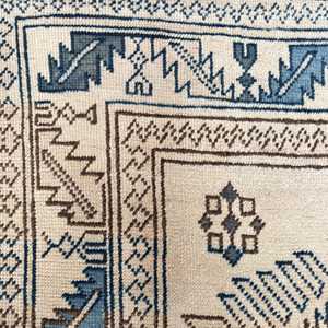 Tapis turc vintage 0,4x7,5 pi (12x229 cm), tapis oriental en laine bleue - Product Image 4