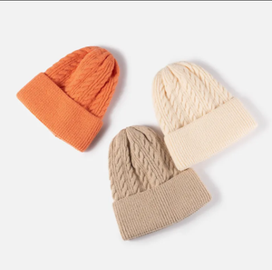 Promotion en gros, logo brodé 3D, bonnet en tricot ajustable en acrylique jacquard chaud et solide pour l'hiver, design de créateur - Product Image 4