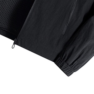 เสื้อแจ็คเก็ตผู้ชายสำหรับกิจกรรมกลางแจ้ง ขายส่ง ผลิตจากไนลอน 100% แบบ 3 ชั้น  รับสกรีนโลโก้ สินค้าขายดี - Product Image 3