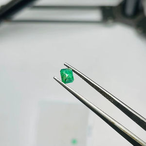 Esmeralda natural de Zambia, corte esmeralda, par de 0.83 quilates, buena calidad, buen brillo, color verde agradable, pulido perfecto, ideal para cualquier joyería. - Product Image 6