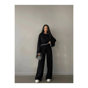 Ensemble deux pièces en tricot blanc cassé pour femmes - Product Image 2