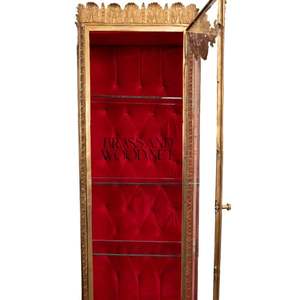 ตู้โชว์หรูหราสไตล์ฝรั่งเศส ประดับทอง พร้อมภายในบุผ้ากำมะหยี่สีแดง - Product Image 4
